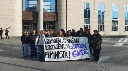 Concentración antes del juicio, que ha comenzado este martes