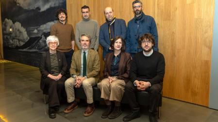 De izda a Dcha, 1a fila: Liuba Cid, directora artística de Algarabía; Jaime García del Barrio, director general del MUN; Teresa Lasheras, directora artística MUN; Josema García Hormigo, composición y arreglos musicales.2a fila: Jesús Carmona, coreógrafo; Ignacio García, codirector; Borja Quintas, dirección musical; Jihad Mikhael, codirector.