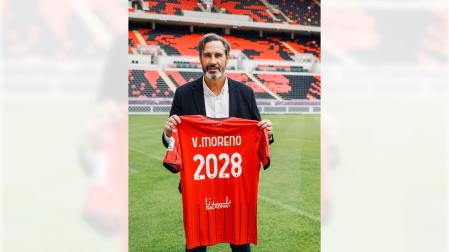 Vicente Moreno, con la camiseta de su nuevo equipo