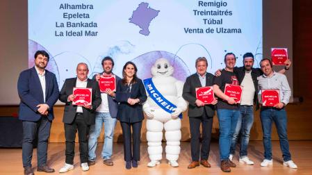 De izda. a dcha., Miguel Pereda (Guía Michelin); Nicolás Ramírez (Túbal); Juan Salcedo (Remigio); Isabel Moreno (CaixaBank); Bibendum; Juan Mari Idoate (Alhambra); Xabier Villanueva (La Bankada); Aitor Díez de Ulzurrun (Venta de Ulzama).