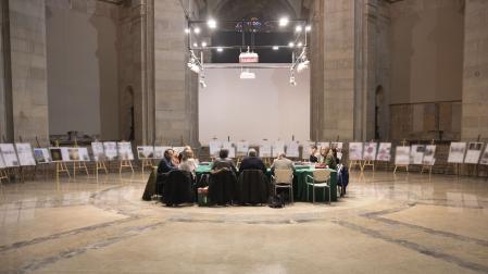 El jurado del concurso, ayer bajo la cúpula del monumento