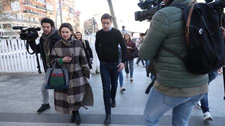 El exportavoz de Sumar Íñigo Errejón atiende a los medios de comunicación a su llegada a los Juzgados de Plaza de Castilla