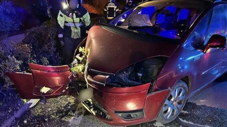 Se duerme al volante y choca contra una farola en Tudela