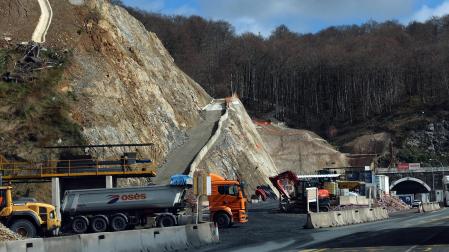 Foto de la visita de autoridades a las obras del nuevo túnel de Belate