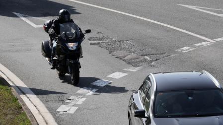 Bache en el acceso a la rotonda de la PA-30 que empalma con la carretera a Aoiz junto al centro comercial de Itaroa