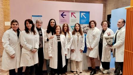 De izquierda a derecha: Carmen Sayón, Itziar León, Silvia Pilart, Beatriz Erro, Beatriz Celay, Mary Díaz, María Ederra, Rosa Vera, María Rodrigo y Carlos Pérez, parte del equipo del Programa de Detección Precoz de Cáncer Colorrectal del ISPLN/NOPLOI