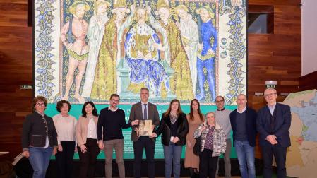 El director general de Cultura, Ignacio Apezteguía, junto al equipo encargado de la realización del catálogo