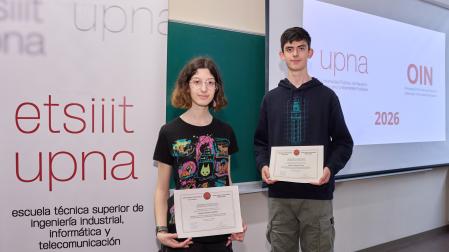 Ariadna Puertas Caballero, ganadora, junto a Mateo Gurpegui Securun, segundo clasificado