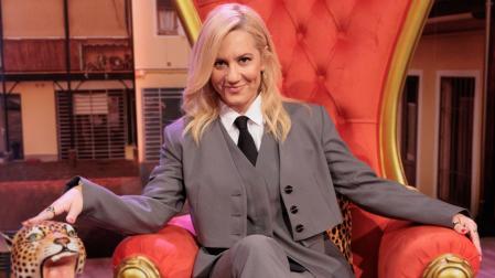 Henar Álvarez, presentadora de 'Al cielo con ella'
