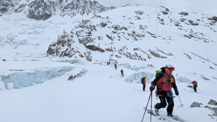 Miembros del GRT, durante una formación reciente en los Pirineos