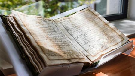 Hallan en internet un manuscrito en venta desaparecido en València a inicios del siglo XX