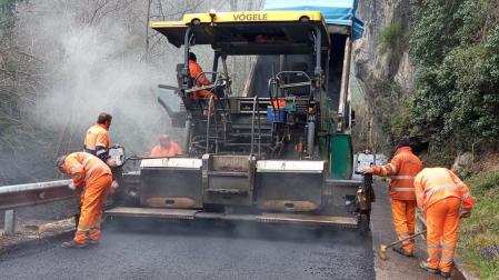 Trabajos de mejora de una carretera