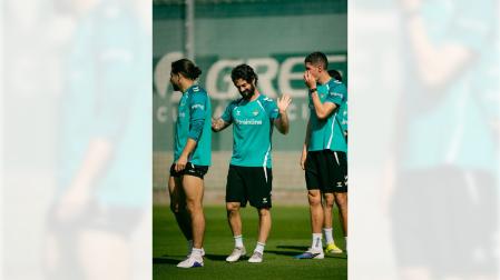 Isco, durante el entrenamiento de este lunes 6 de abril