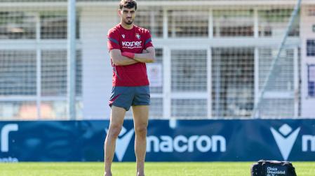 Un pensativo Alejandro Catena, protagonista en Vitoria, durante la sesión del pasado lunes en Tajonar