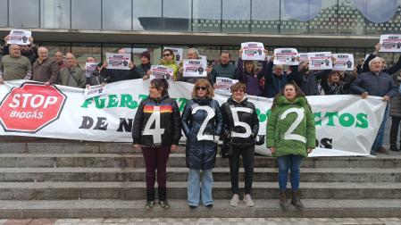 Concentración la semana pasada en Pamplona para presentar los recursos contra la planta de biogás proyectada en Arróniz,