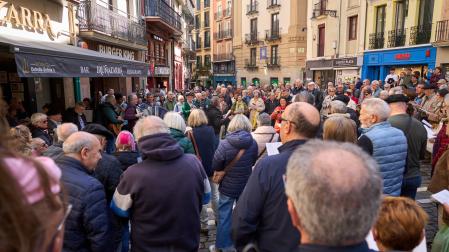 *A: SERGIO MARTÍN *F: 4/04/2026 *P: *L: PAMPLONA *T: Turistas en Pamplona por Semana Santa.