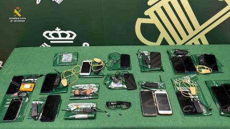 Detectan por primera vez el uso de 'gafas inteligentes' para el fraude en exámenes de conducir