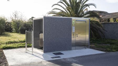 Nuevo aseo autolimpiable del parque de Aranzadi