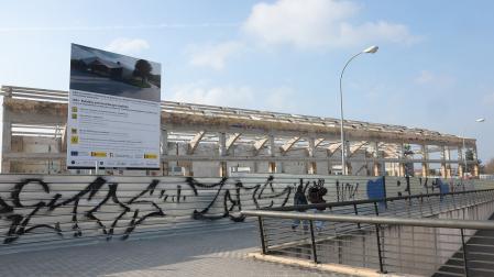 Estado de las obras de rehabilitación de las antiguas naves de Transportes Iruña en Arrosadia (Pamplona)
