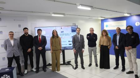 Desde la izquierda: Ismael Arenas (Nasuvinsa), Gonzalo Zozaya (Lico Norte), Emilio Linzoain (iConstruccioNA y ATEC), Alicia Nicolas (Diario de Navarra), Íñigo Porres (iCONS), José María Amescoa (Grupo Cetya), Belén Galindo (Diario de Navarra), Santiago Osés (Rockwool), Oscar Argal (Proyectos Echarri).