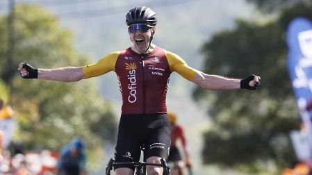 El ciclista del Cofidis Alex Aramburu se ha proclamado vencedor de la cuarta etapa de la Vuelta Ciclista al País Vasco-Itzulia