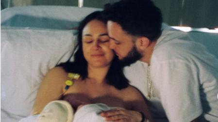 C. Tangana y Rocío Aguirre en el hospital junto a su primer hijo