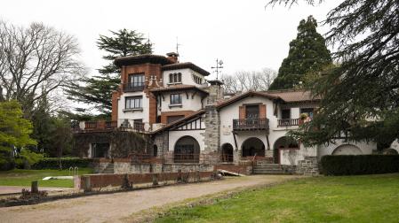 *A: Irati Aizpurua San Román *F: 30-03-26 *T: Entrevista con Joaquin Ausejo, propietario. Van a hacer un hotel. *L: Villa Adriana, Beloso Alto.