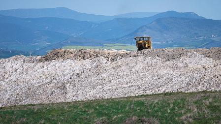 Aspecto de los trabajos que se llevan a cabo en el antiguo Vaso de Salinas, entre Beriáin y Salinas