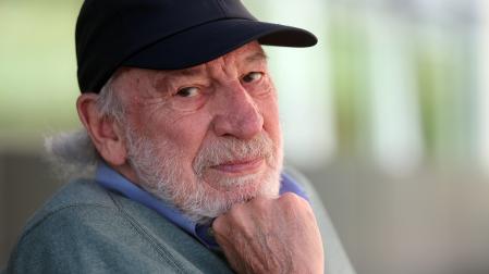 Luis Arbea ha publicado su tercer poemario, apenas medio centenar de páginas... con muchas historias, digo versos...