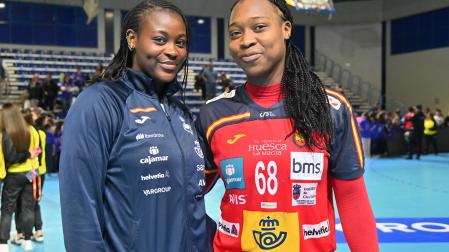 Lysa y Lyndie Tchaptchet, las pivotes y hermanas navarras que han sido convocadas por el seleccionador Joaquín Rocamora