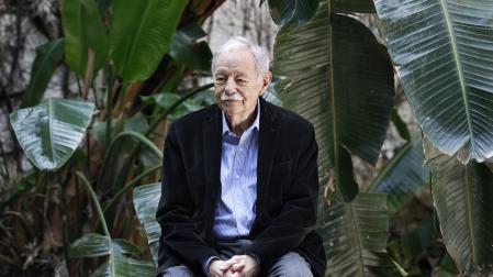 El escritor Eduardo Mendoza ha presentado este lunes en Barcelona 'La intriga del funeral inconveniente'