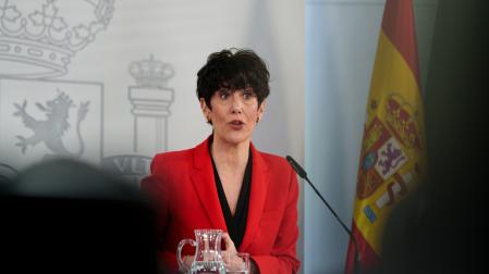 La ministra de Inclusión, Seguridad Social y Migraciones, Elma Saiz, durante la rueda de prensa tras el consejo de Ministros QUE ha aprobado un real decreto que reforma el Reglamento de Extranjería para poner en marcha una regularización extraordinaria de, al menos, medio millón de migrantes que ya viven en España