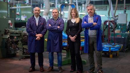 A: J.P. Urdíroz F: 08-04-2026 P: Carlos Juan Eseverri, Javier Alvarez, Guiillermo Berasategui L: Pamplona. Instalaciones de Industrias Lotu en Landáben. T: Reportaje sobre Lotu, en el 75º Aniversario de su fundación.