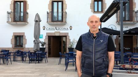 Albero Miranda, en la terraza del Plaza Azcona Cafetería & Restaurante