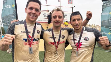 Desde la izquierda, Iker Guergué, Santiago Arrondo y Mikel Santaren