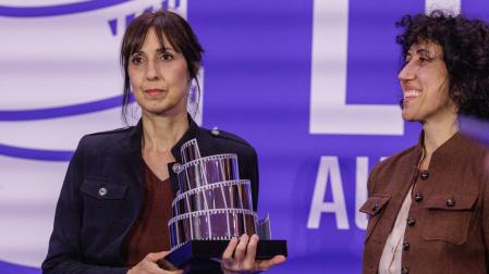 Eva Libertad, directora de 'Sorda', y Nuria Muñoz-Ortiz, productora, reciben el Premio Lux del Parlamento Europep