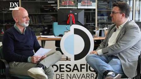 ¿Alguna vez has mirado tu nómina y te has preguntado por qué te retienen tanto dinero?
En este tercer episodio de Desafíos de Navarra, el consultor de empresas y profesor universitario Carlos Medrano Sola desglosa de forma sencilla y directa todo aquello sobre fiscalidad que "no te atreves a preguntar".
En esta charla exploramos por qué, a pesar de estudiar trigonometría en el instituto, salimos al mundo laboral sin nociones básicas de educación financiera. Desde el origen del IRPF hasta el impacto real de la inflación en tu bolsillo, este episodio es una guía esencial para entender cómo funciona la economía en Navarra y en España.