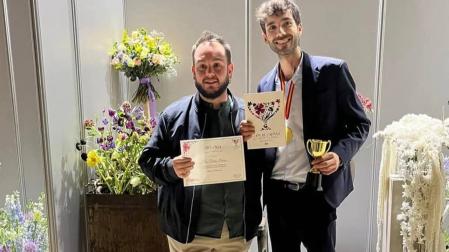 El tafallés Óscar Cabezón Barásoain, a la izda., con el catalán Pere Prados, ganadores del certamen