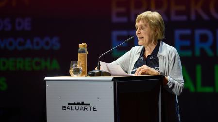 En nombre de las personas homenajeadas, intervino Txaro Etxetxipia, reconocida como víctima de torturas