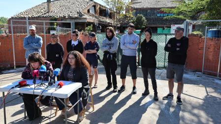 Rueda de prensa de colectivos sociales frente al antiguo convento de Agustinas en Aranzadi