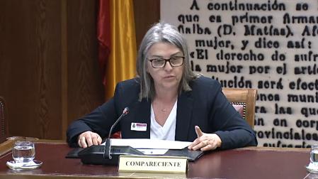 La esposa de Santos Cerdán, Francisca Muñoz, durante su comparecencia