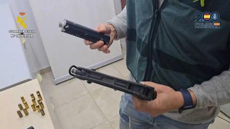 Parte de los materiales incautados