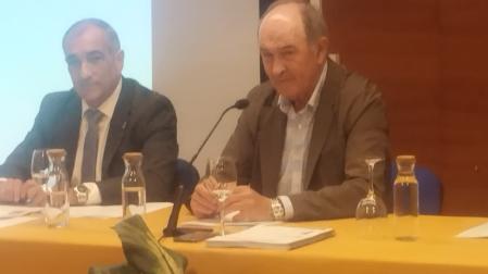 Félix Chueca, a la derecha, con el consejero de Cohesión Territorial, Óscar Chivite