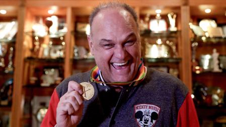 Fotografía de archivo del 2 de junio de 2019 que muestra al ídolo del baloncesto brasileño Oscar Schmidt