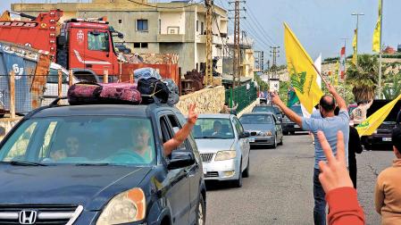 Banderas y euforia por el regreso de muchos libaneses a su hogar