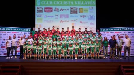 El Club Ciclista Villavés presentó a los ciclistas que lucirán esta temporada los colores de Pescadería Olaverri y Vizcay Hermanos