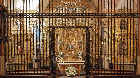 Interior de la basílica de Luquin con la gran reja labrada por el rejero de Rafael Amezua en 1762.