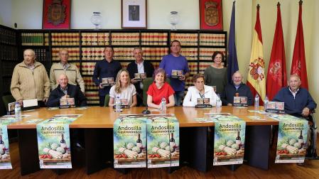 En el marco de las jornadas gastronómicas, se tributó un homenaje a seis agricultores mayores de 87 años y cinco bodegas locales