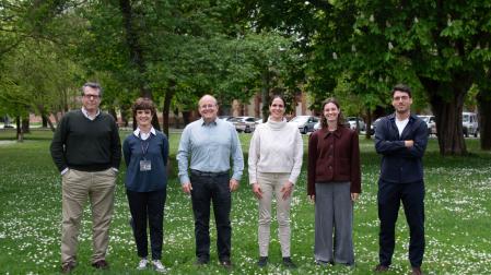 De izda. a dcha.: Matías Ávila (CIMA), Carmen Berasáin (CIMA), Jesús Urman (HUN), María Rullán (HUN-HRS), María Arechederra (CIMA), Javier Rández Garbayo (HUN-Navarrabiomed).