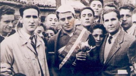 Javier Gómez de Segura, en la primera carrera que organizó el C.C.Estella en 1951.